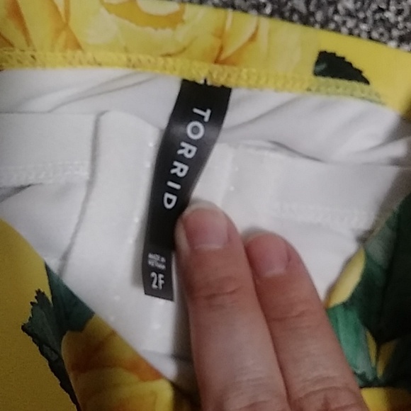 Torrid swim top - Picture 2 of 3